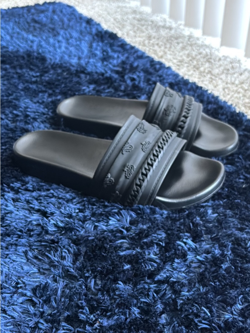 Amiri Pool Chainlink Slides
